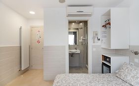 Hostal House